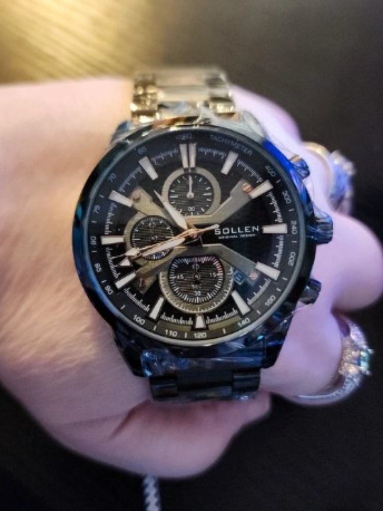 Sollen Black And Gold Chronograph Watch